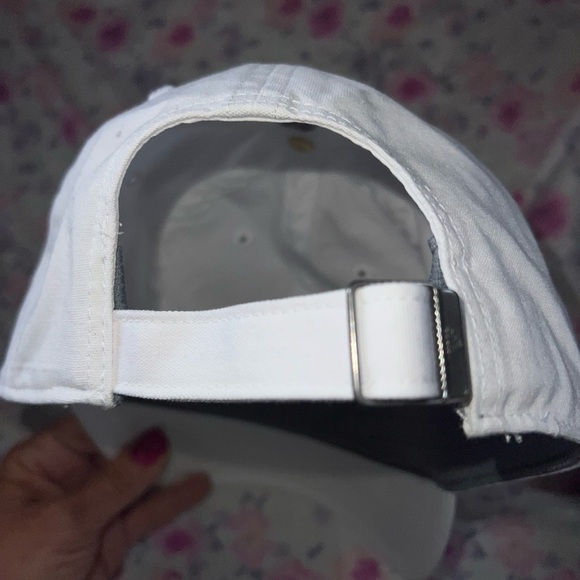 Adidas Aeroready logo Snow White baseball cap hat - Picture 5 of 8